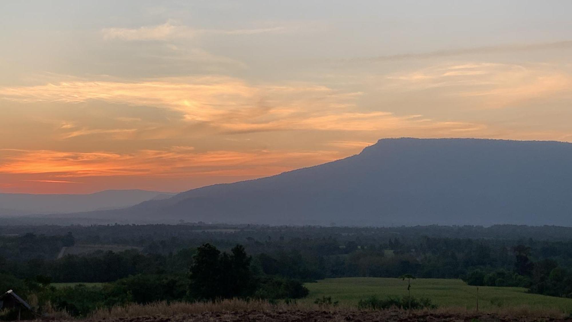 ฟาร์มแกะภูกระดึง Waraporn Valley Ban Nong Tum Exteriör bild